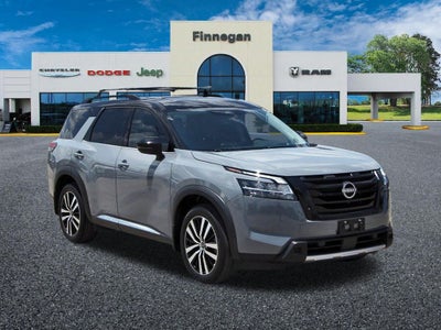 2023 Nissan Pathfinder Platinum FWD