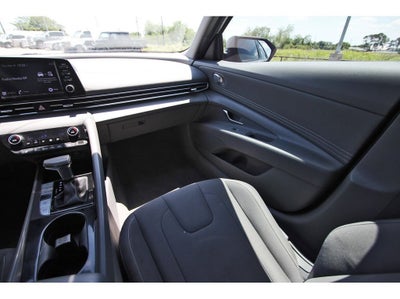 2022 Hyundai Elantra SEL