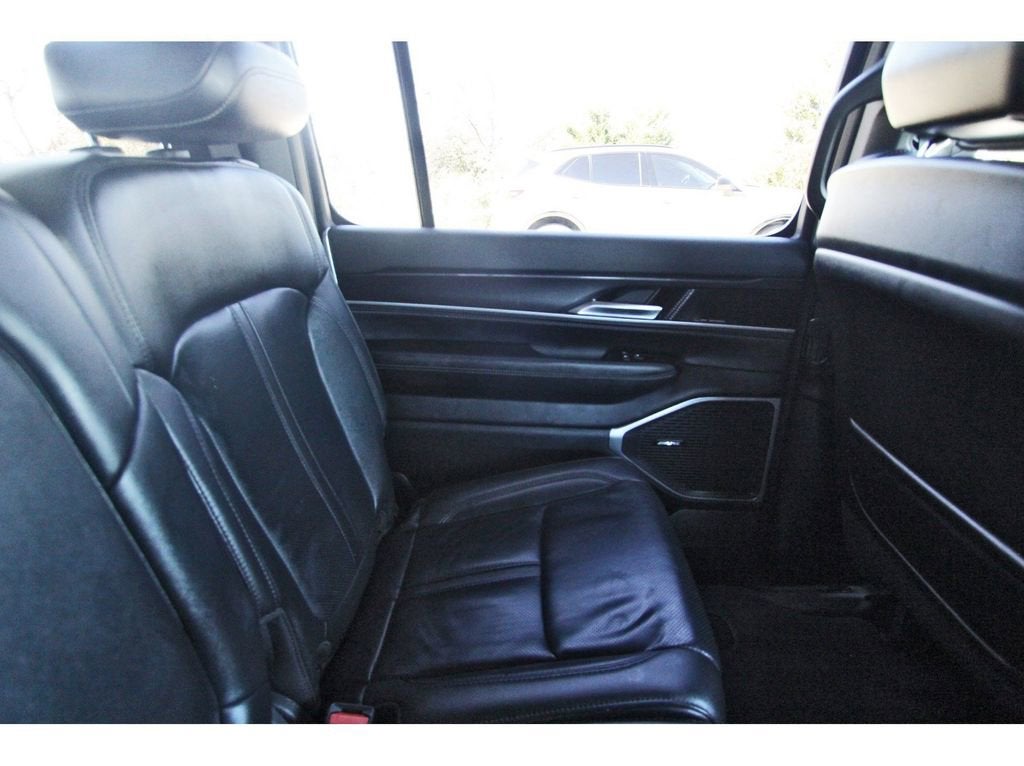 2023 Jeep Wagoneer L BASE