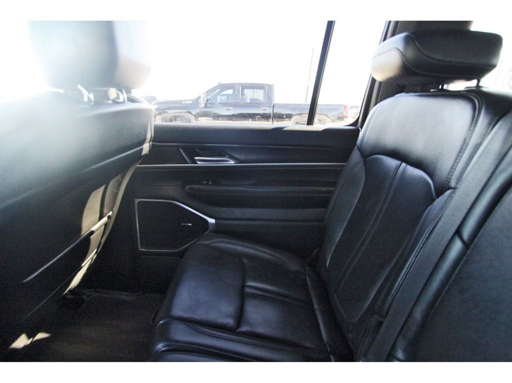 2023 Jeep Wagoneer L BASE