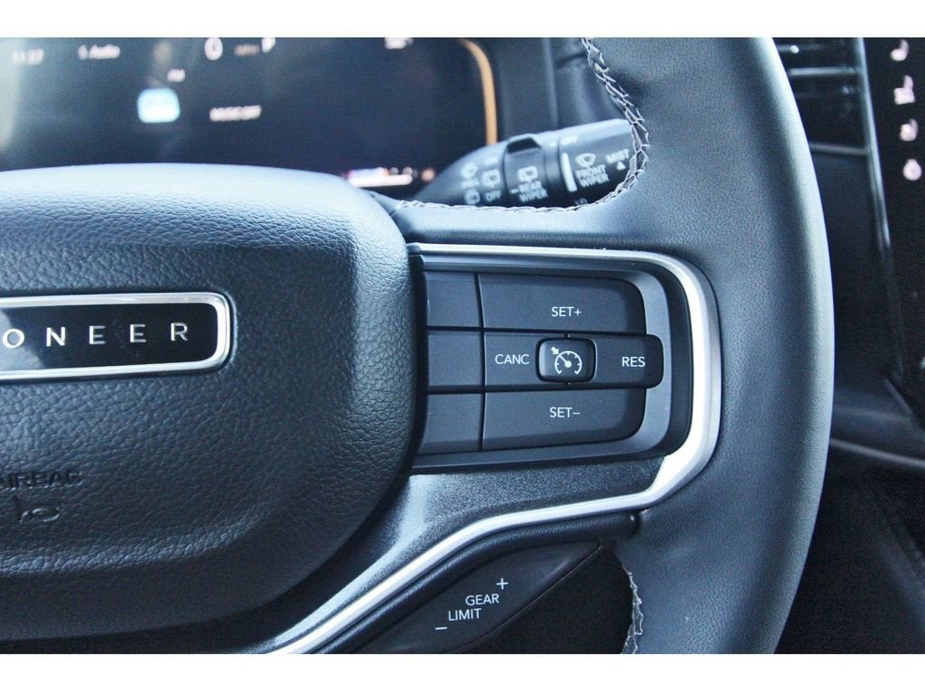 2023 Jeep Wagoneer L BASE