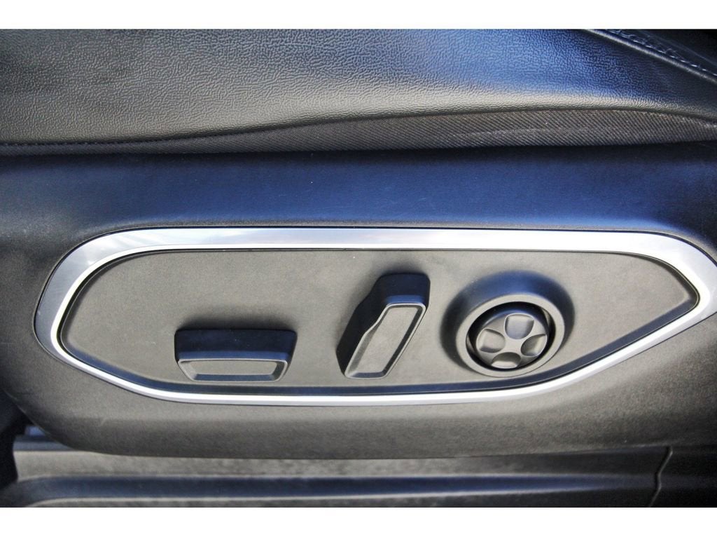 2023 Jeep Wagoneer L BASE