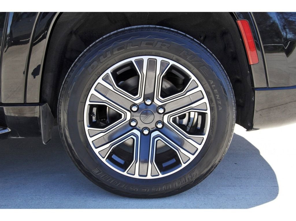 2023 Jeep Wagoneer L BASE