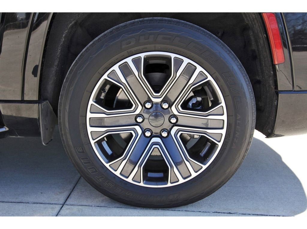 2023 Jeep Wagoneer L BASE