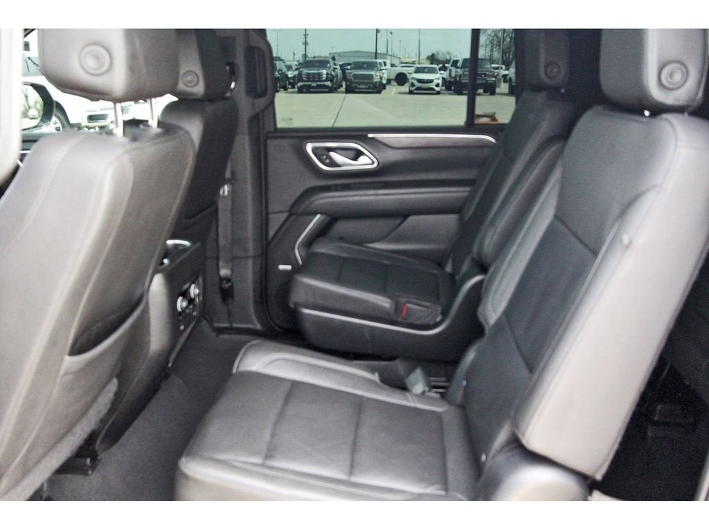 2022 Chevrolet Suburban LT