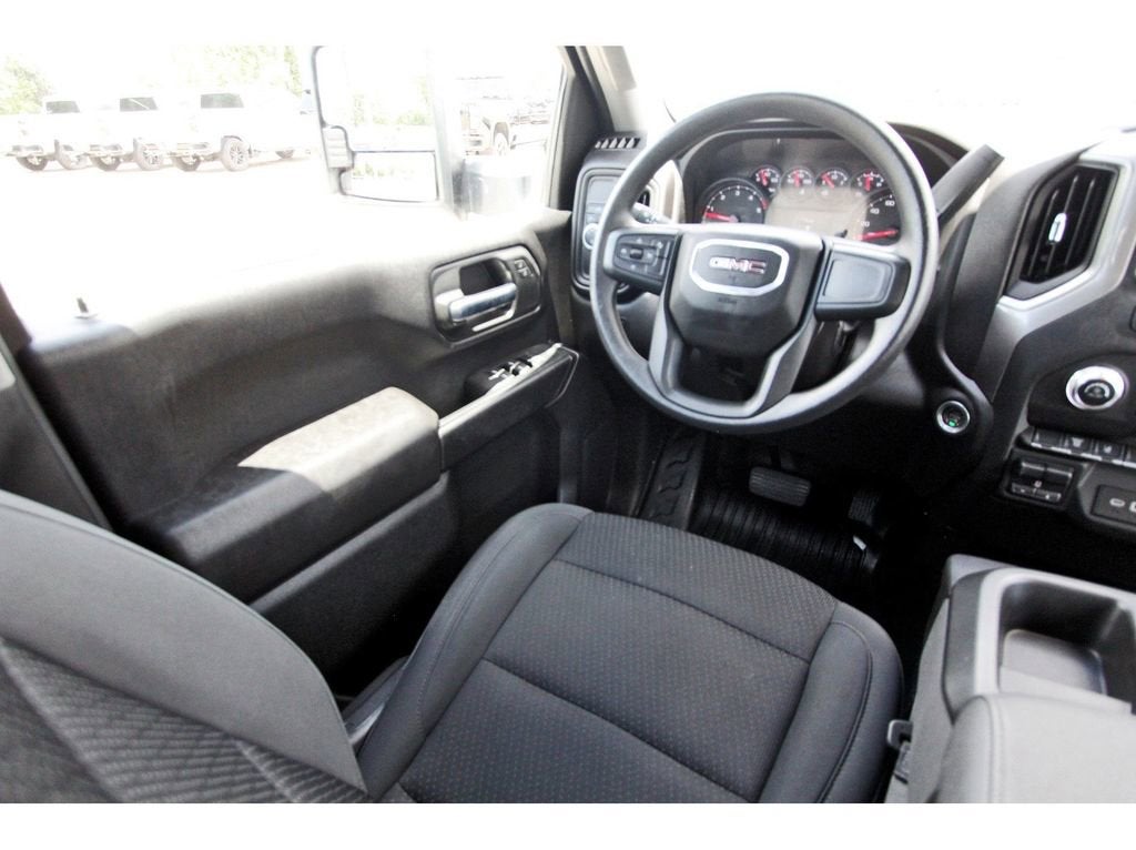 2025 GMC Sierra 3500 HD Pro