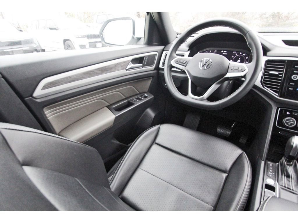 2022 Volkswagen Atlas Cross Sport 2.0T SE w/Technology