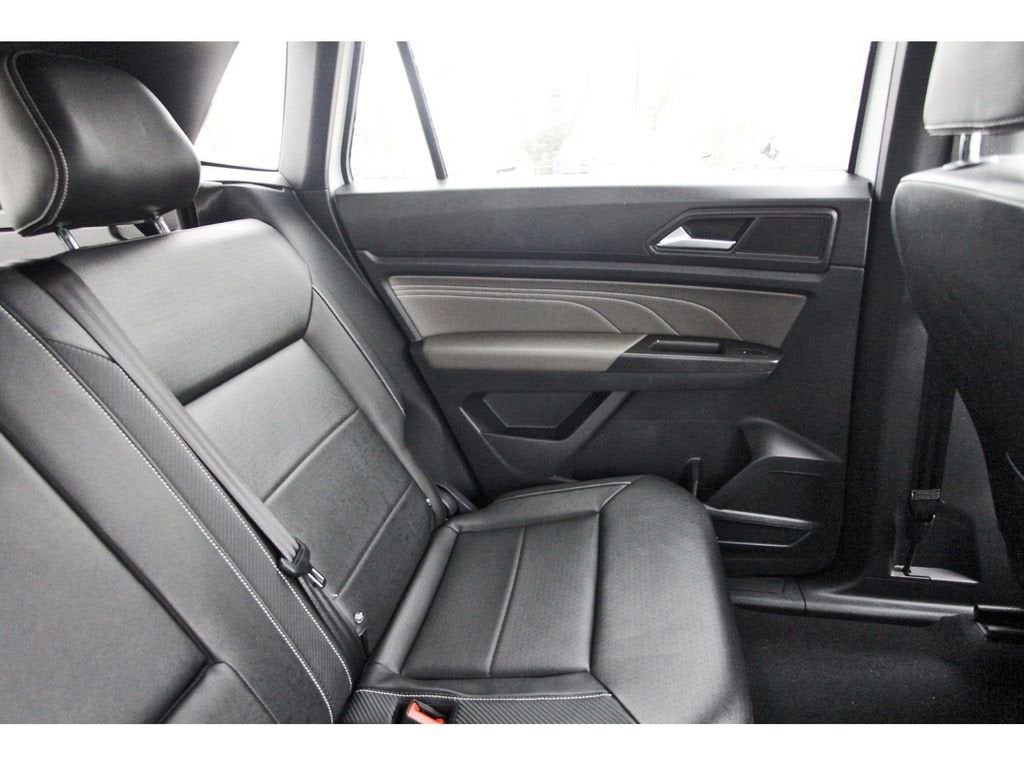 2022 Volkswagen Atlas Cross Sport 2.0T SE w/Technology