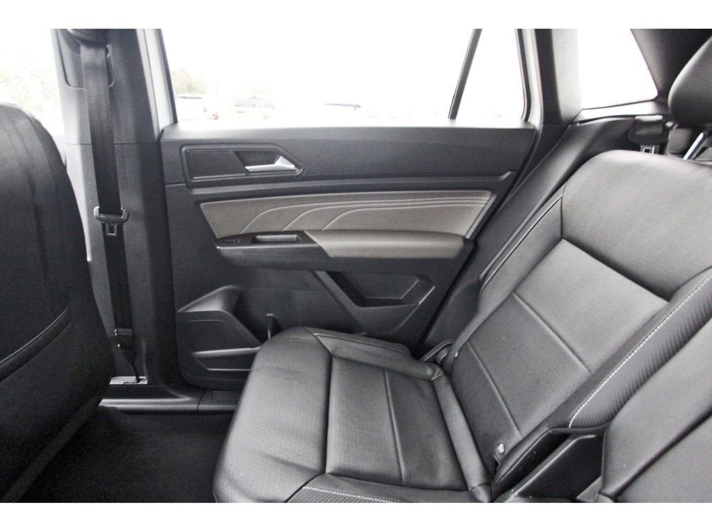 2022 Volkswagen Atlas Cross Sport 2.0T SE w/Technology