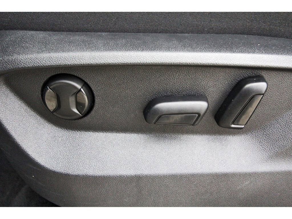 2022 Volkswagen Atlas Cross Sport 2.0T SE w/Technology