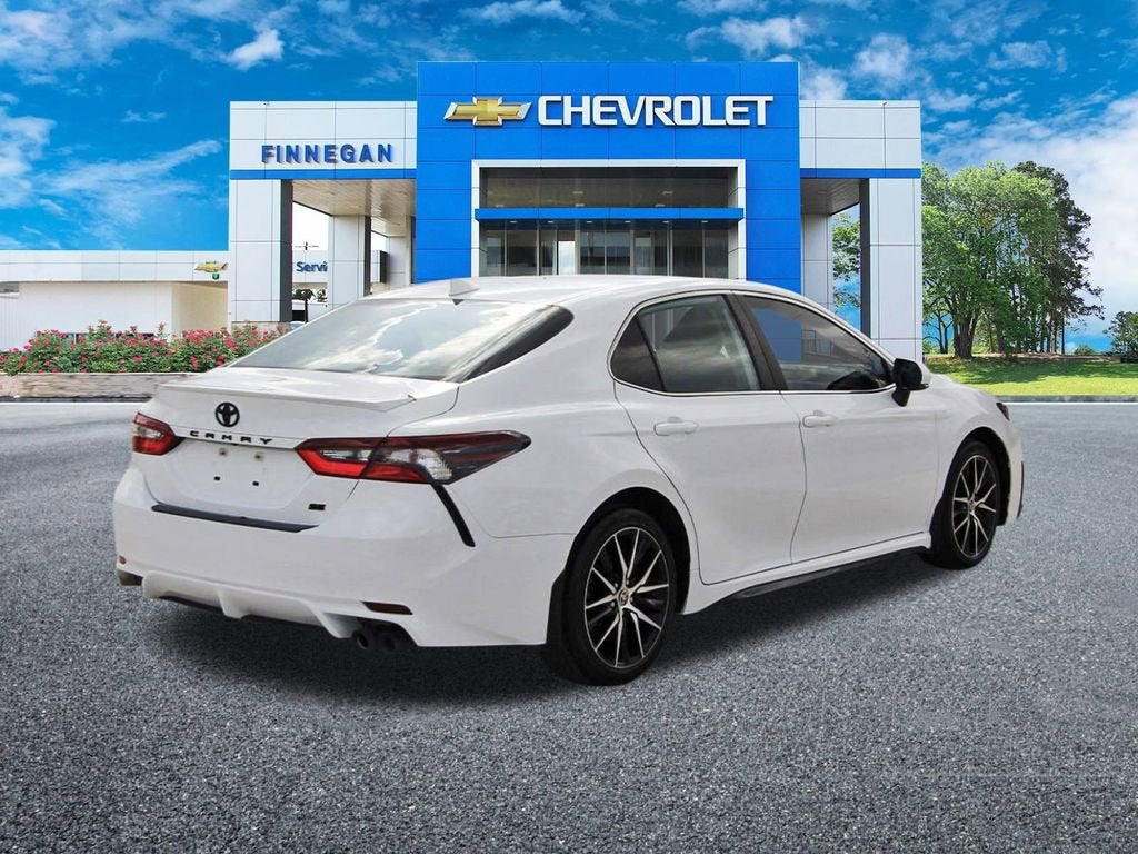 2022 Toyota Camry SE