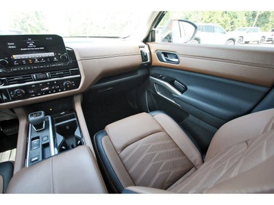 2025 Nissan Pathfinder Platinum